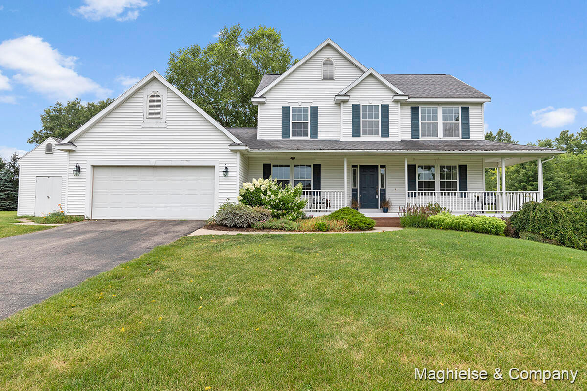 6823 Sunrise Meadow Drive, Rockford, MI 49341