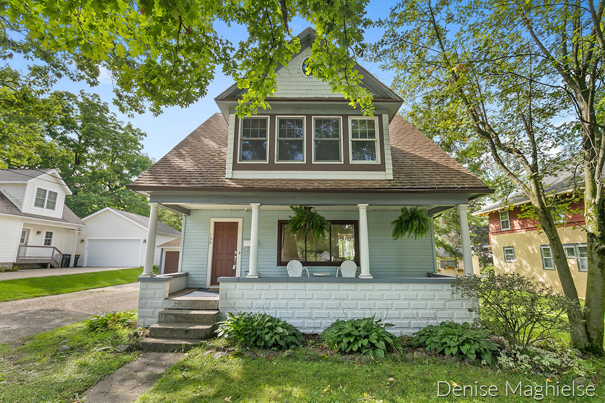 150 E Division Street NE, Rockford, MI 49341