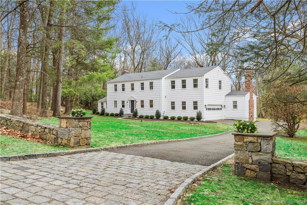42 Knollwood Lane, New Canaan, CT 06840
