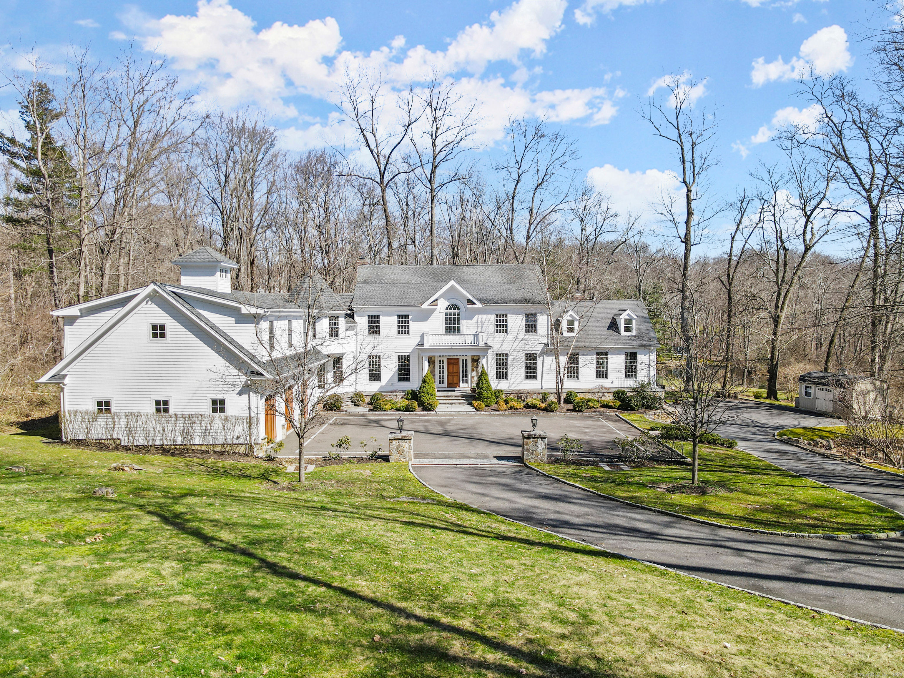 323 Smith Ridge Road, New Canaan, CT 06840