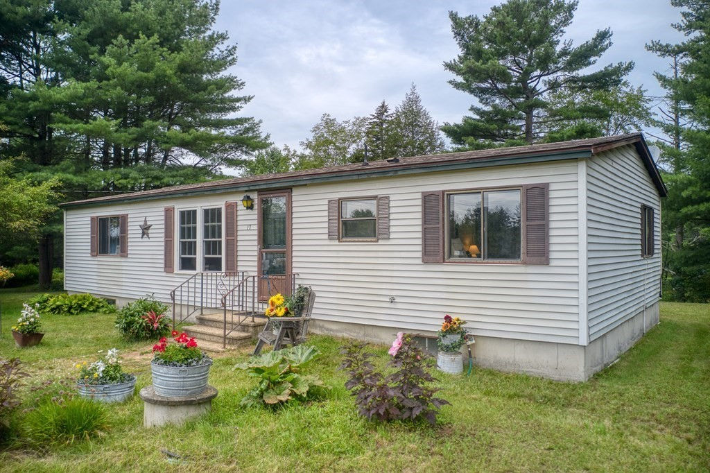 17 Royalston Rd. South, Winchendon, MA 01475