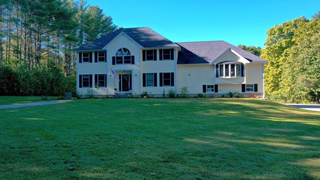 48 Healdville Rd, Hubbardston, MA 01452