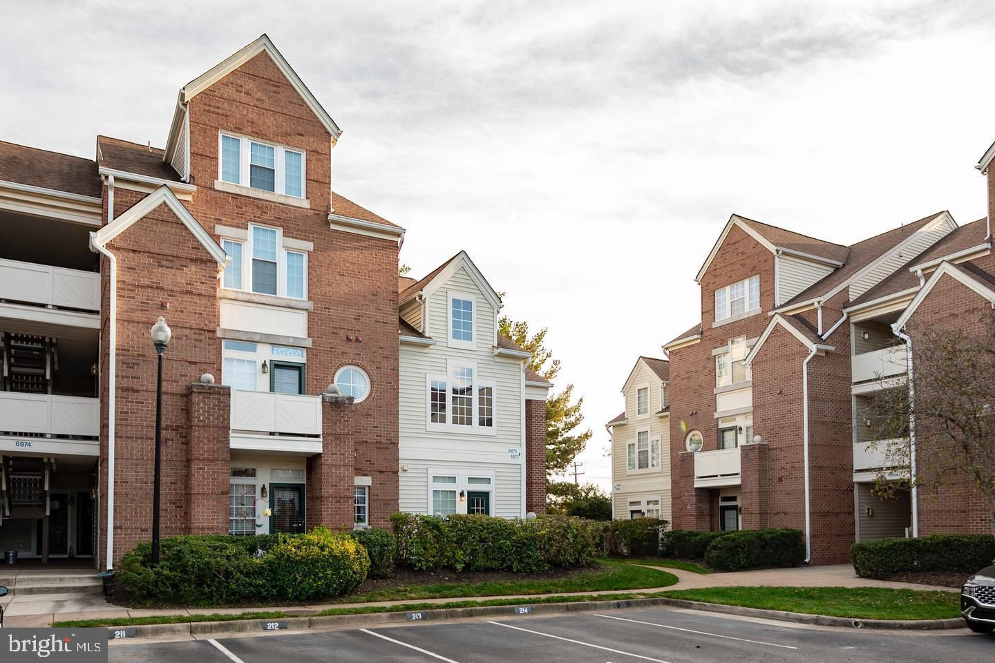 6820 Brindle Heath Way 241, Alexandria, VA 22315 is now new to the market!