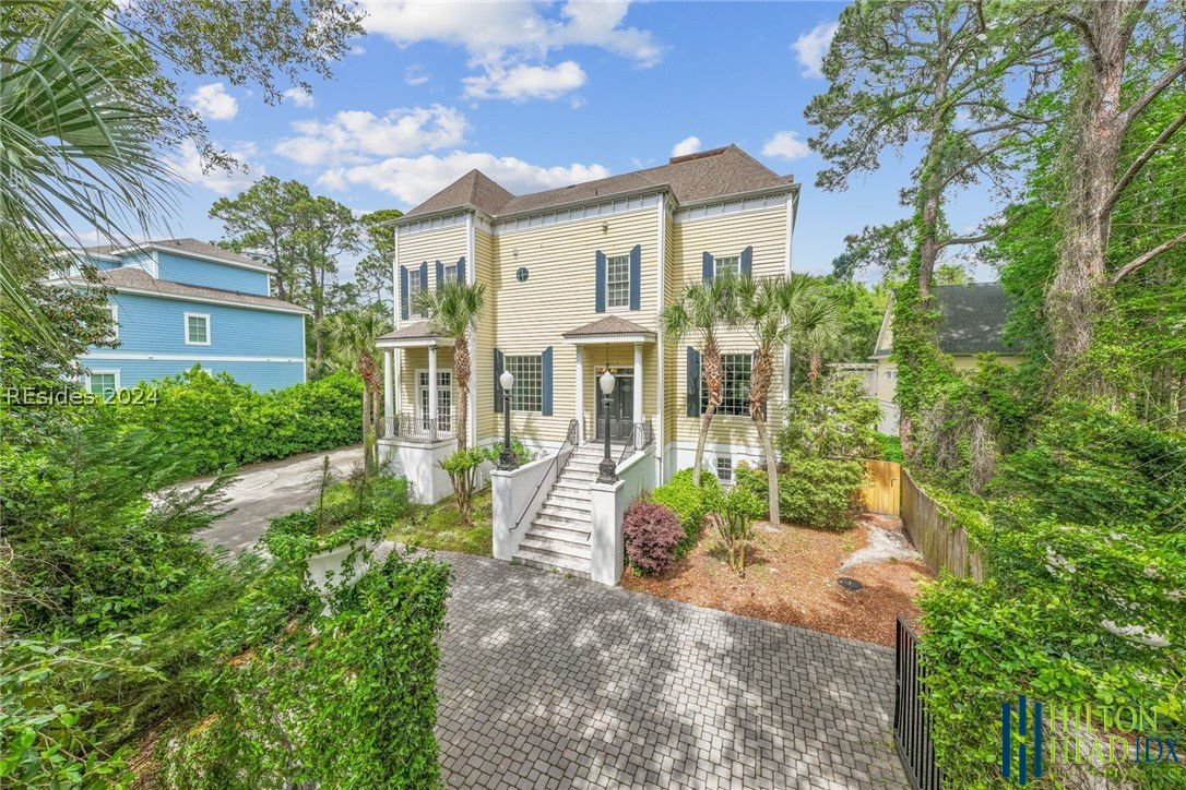 19 Burkes Beach Rd, Hilton Head Island, SC 29928