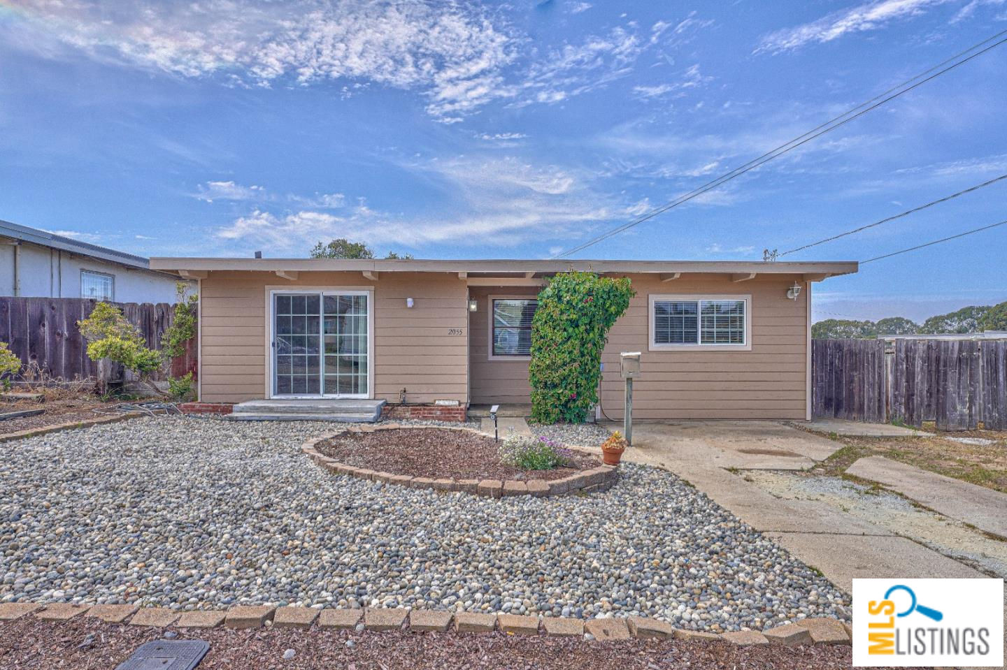 2055 Mariposa St, Seaside, CA 93955