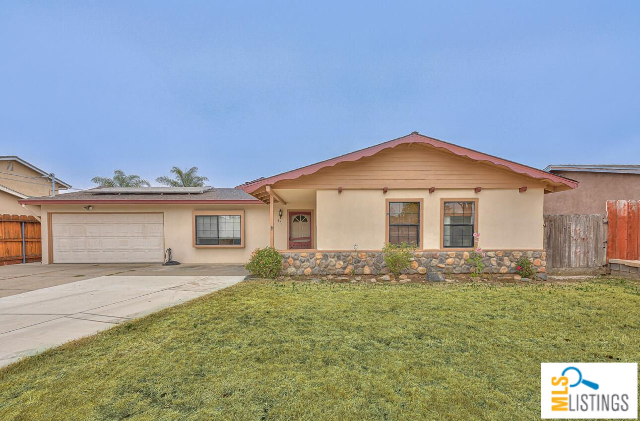 471 El Camino Paraiso, Hollister, CA 95023