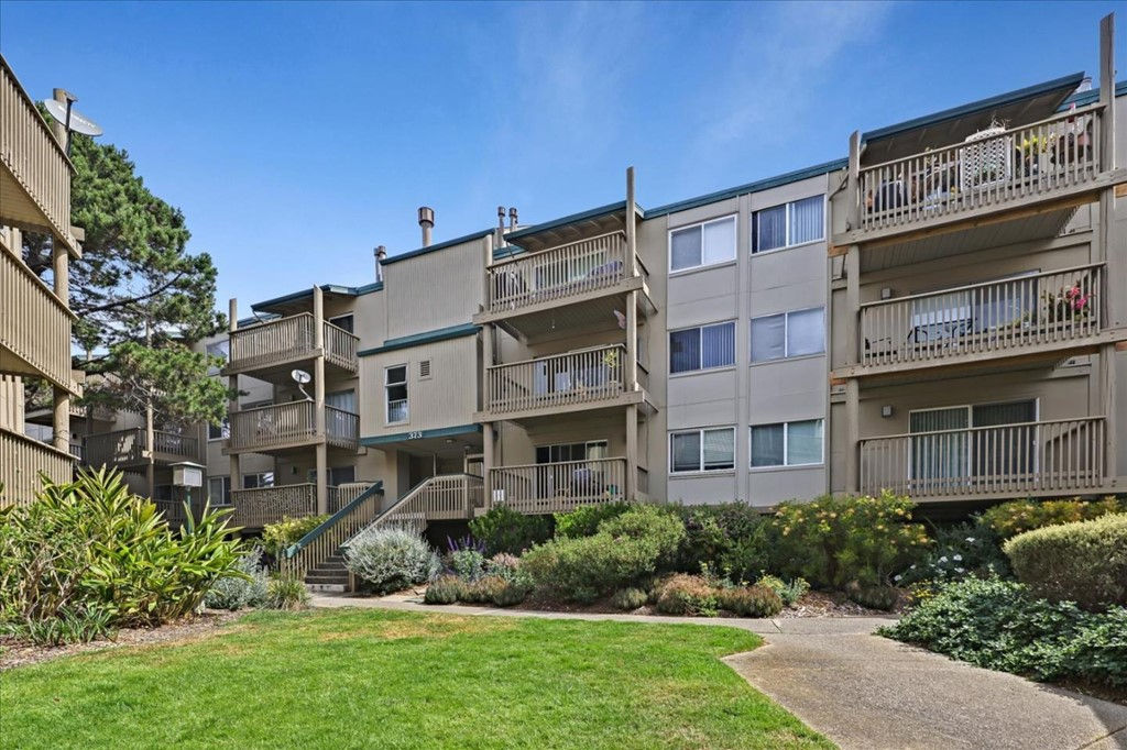 373 Half Moon Lane 209, Daly City, CA 94015