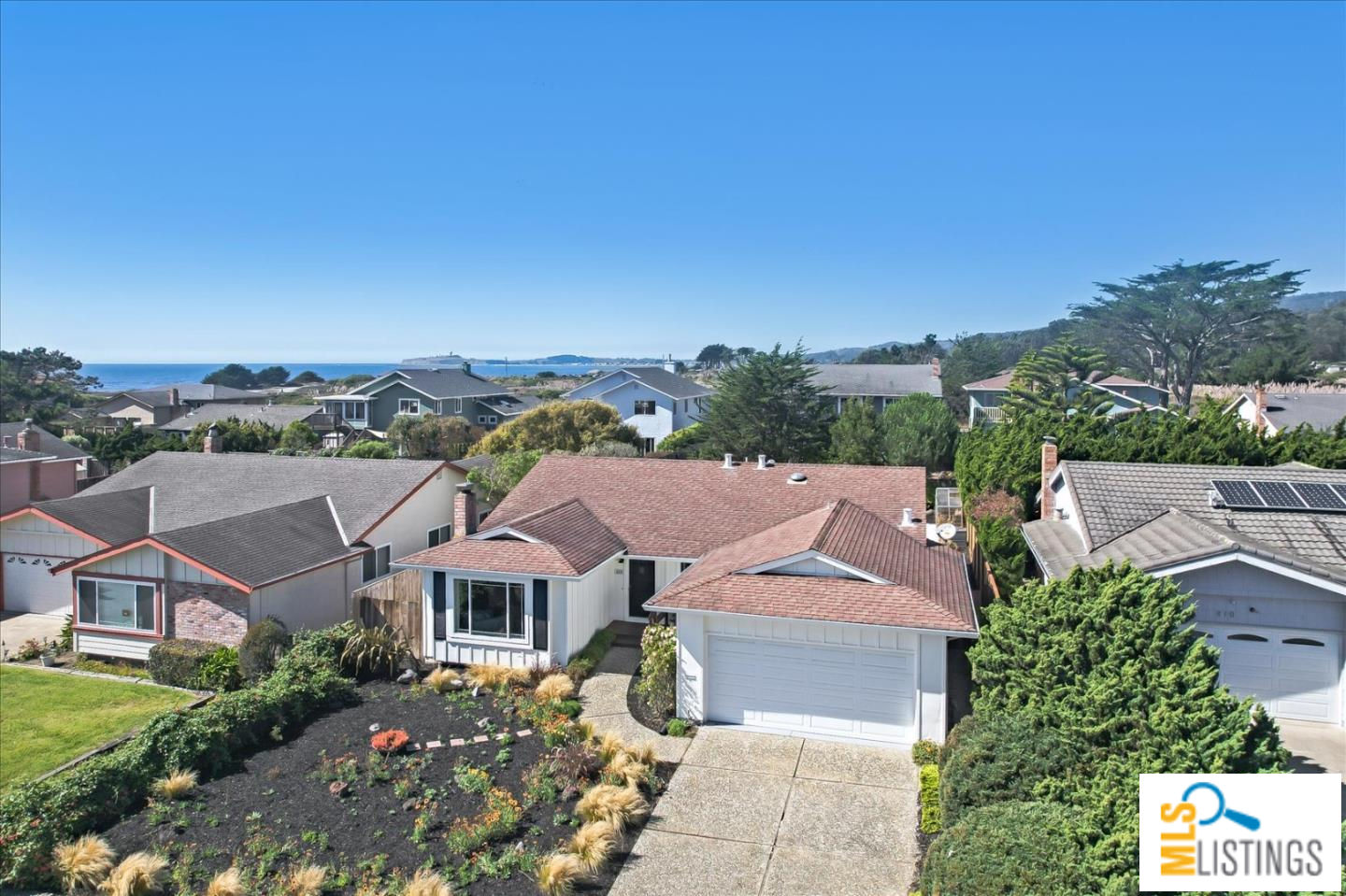 408 Beach Ave, Half Moon Bay, CA 94019