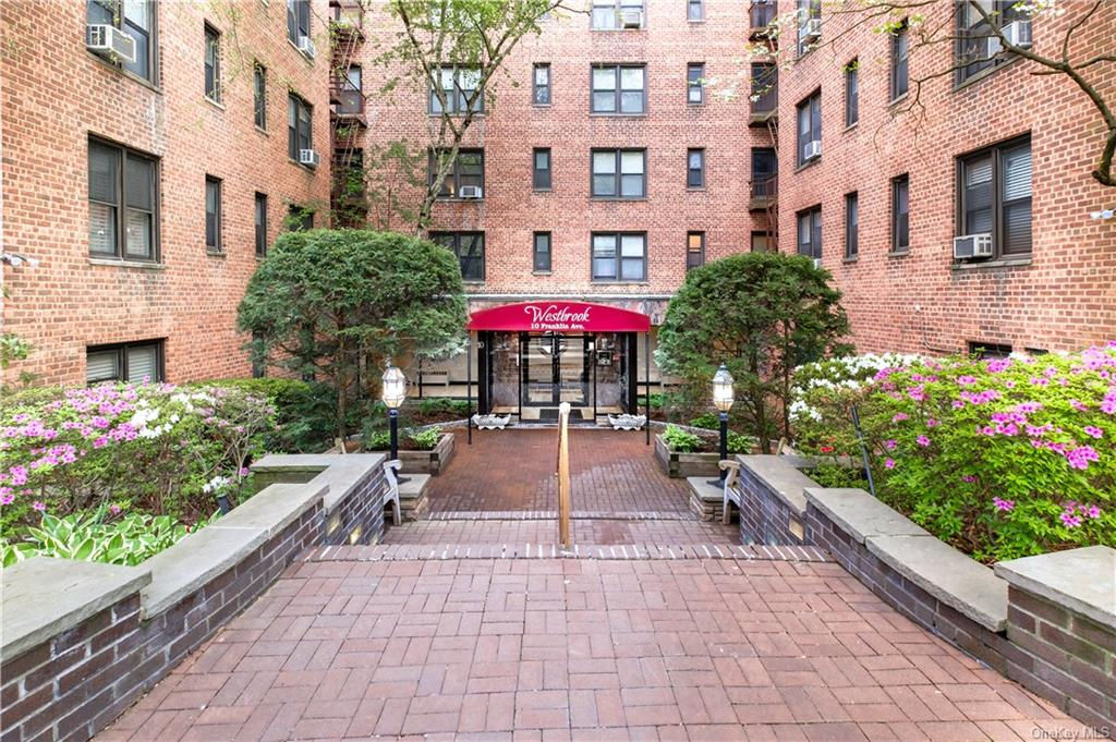 10 Franklin Avenue 3a, White Plains, NY 10601