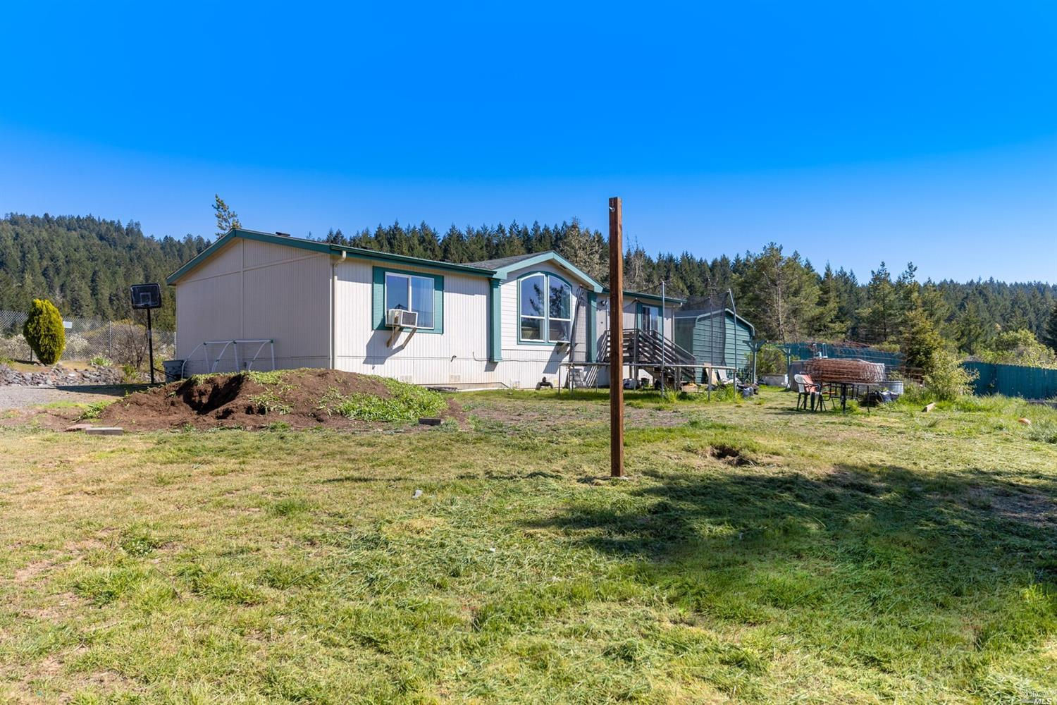 5290 Canyon Road, Willits, CA 95490