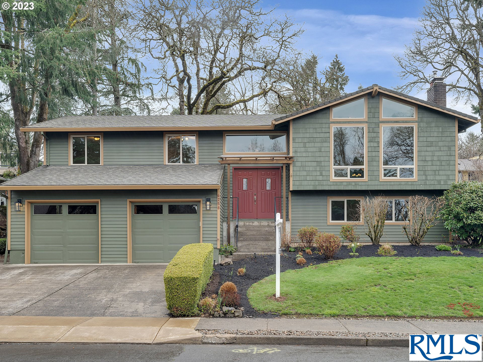 4258 Riverview Dr, West Linn, OR 97068