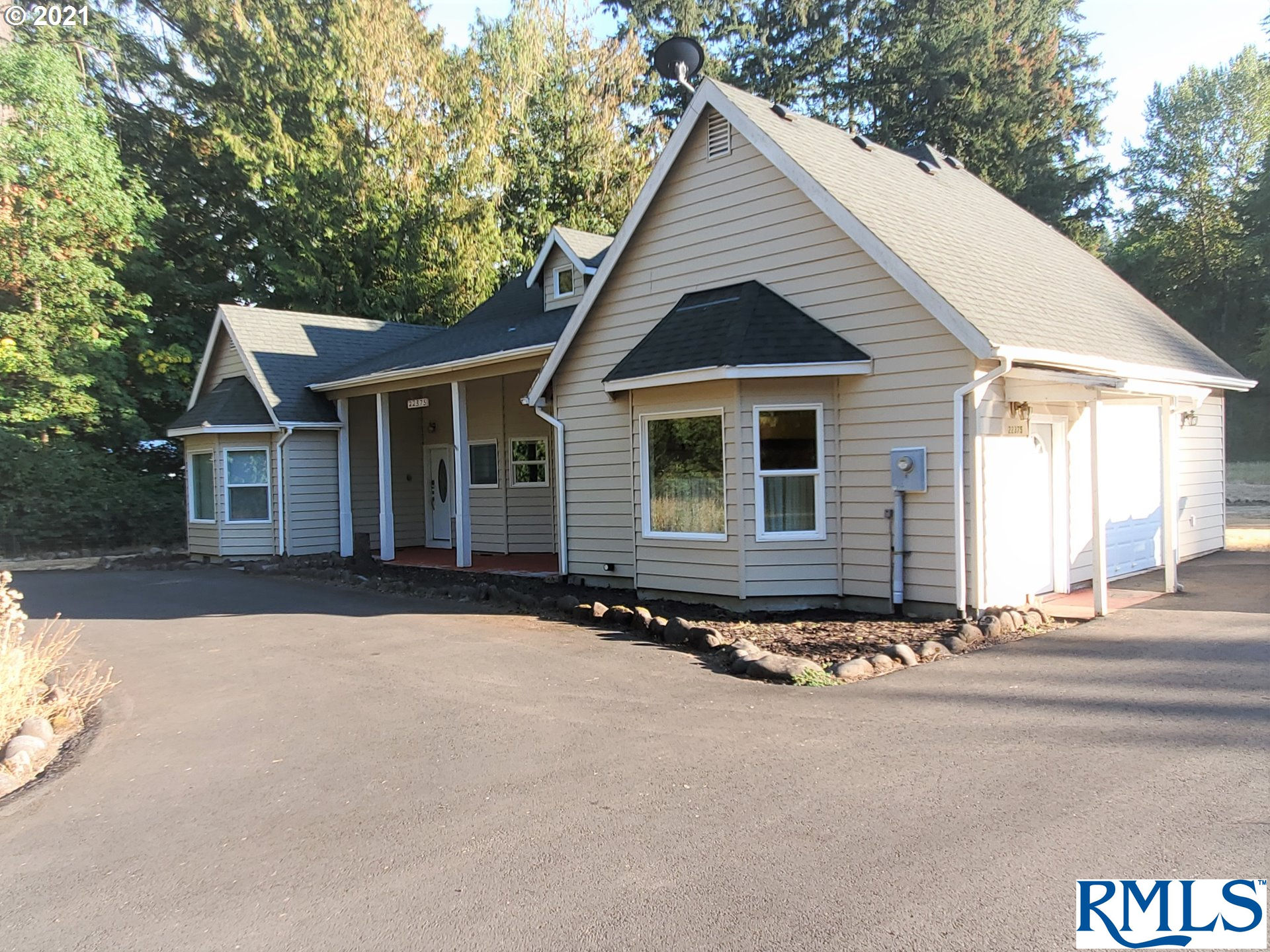 22375 S Cadonau Rd, Estacada, OR 97023