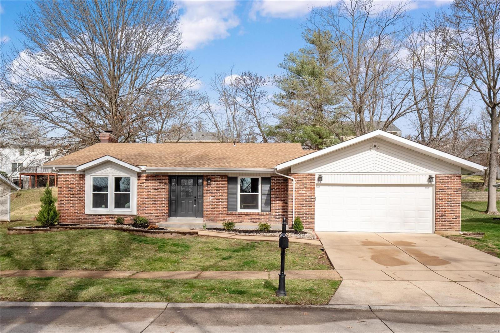 14243 Rainy Lake Drive, Chesterfield, MO 63017