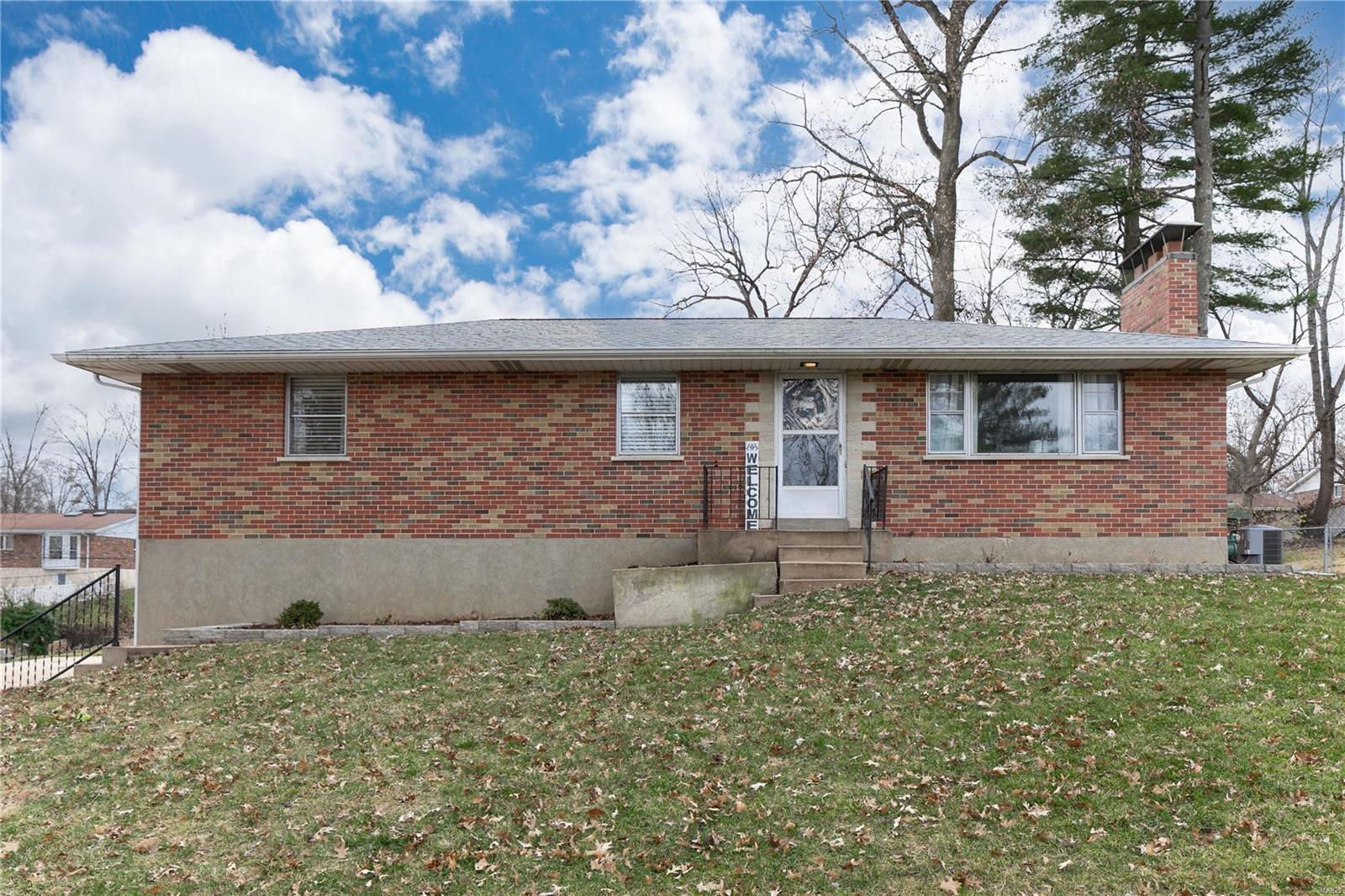 2570 Rolens, Unincorporated, MO 63129