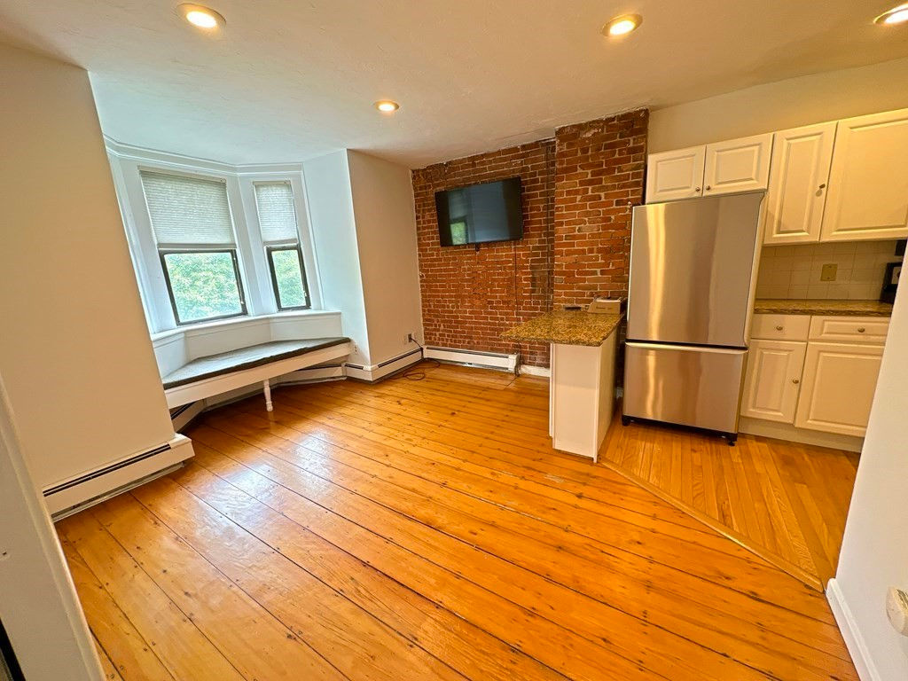 81 E Brookline St 4, Boston, MA 02118