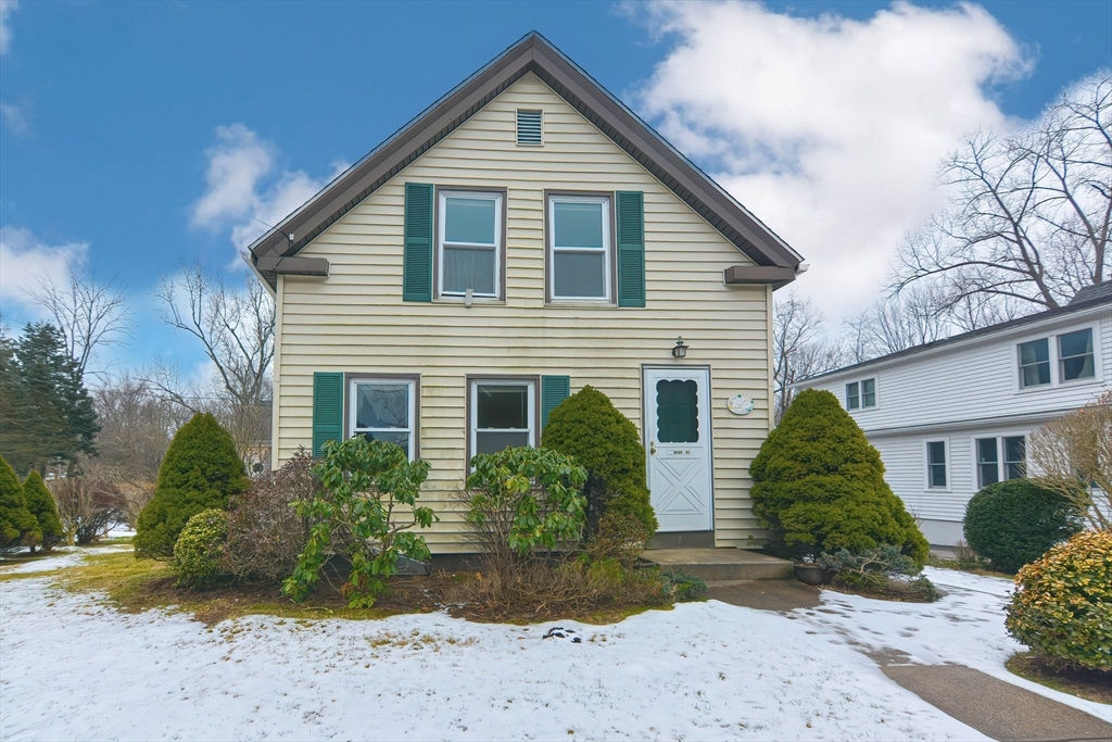 51 Pleasant St, Holliston, MA 01746