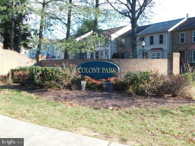 5444 New London Park Drive, Fairfax, VA 22032