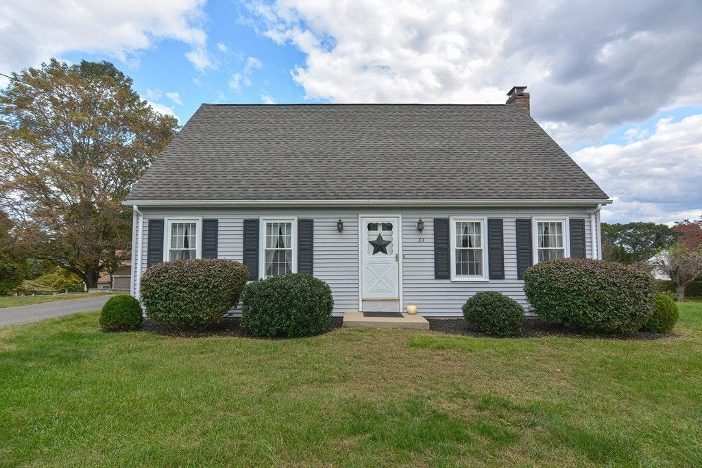 37 Iadarola Ave, Milford, MA 01757