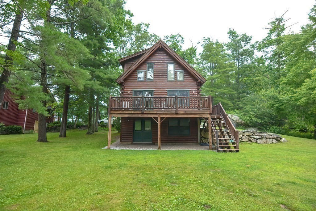 68 Kinsley Ln, Mendon, MA 01756