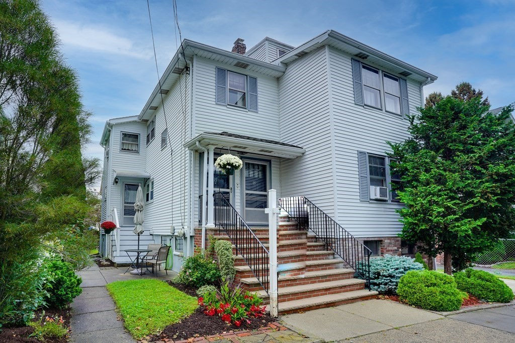 15-15a Frederick St, Belmont, MA 02478