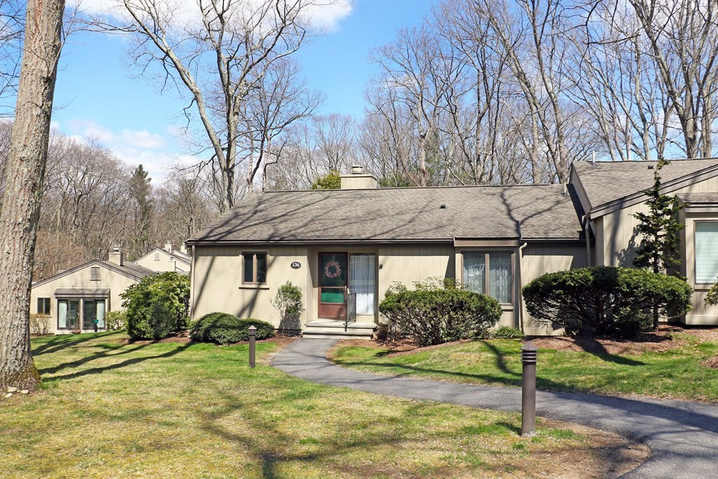 136 Chestnut Circle 136, Lincoln, MA 01773