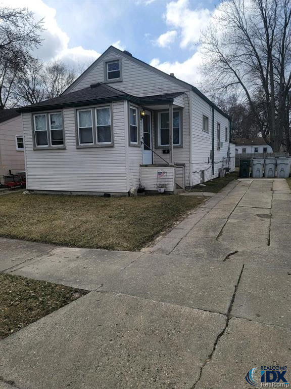 1528 E Granet Avenue, Hazel Park, MI 48030