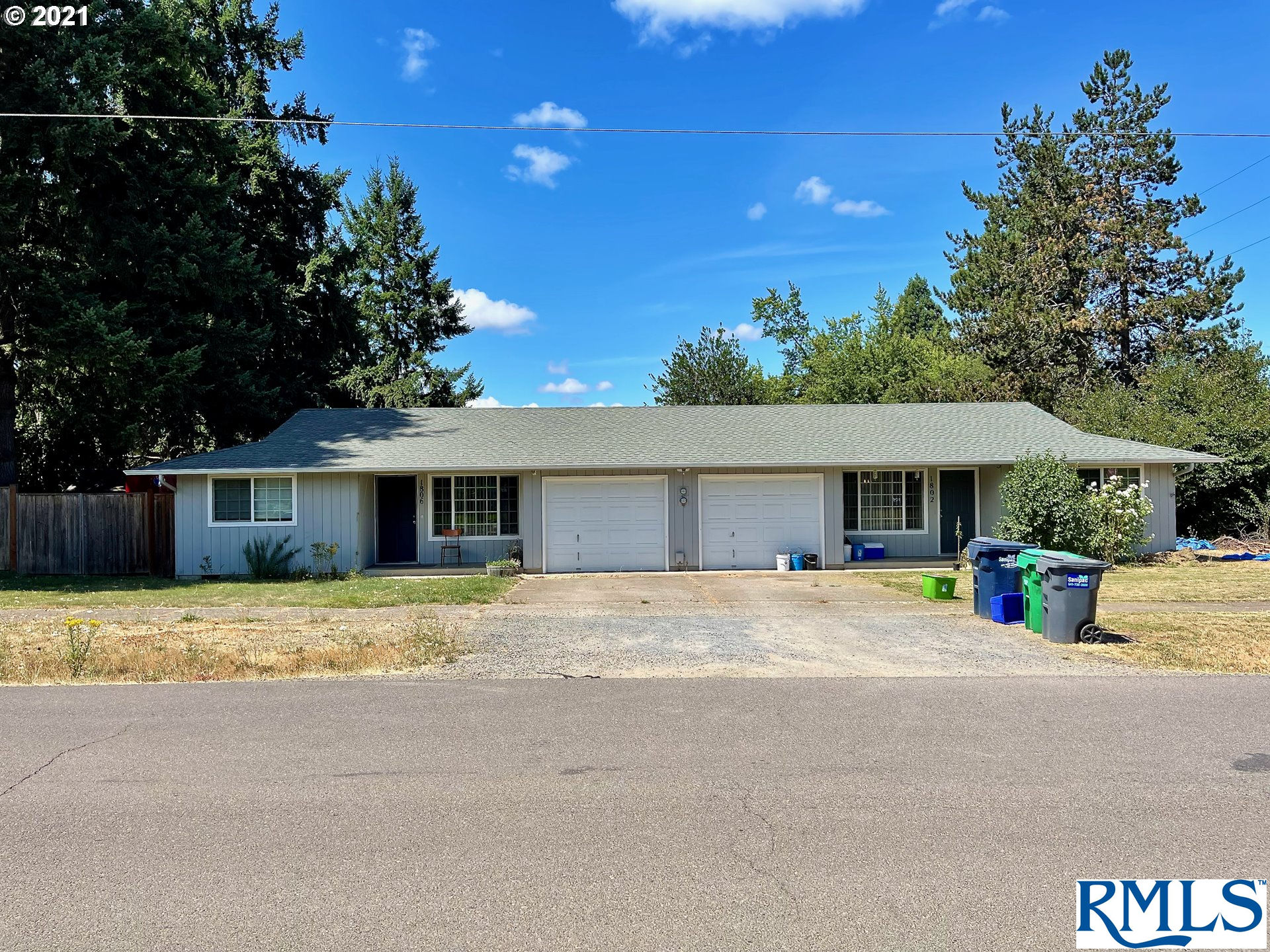 1802/1806 Four Oaks Grange Rd, Eugene, OR 97405