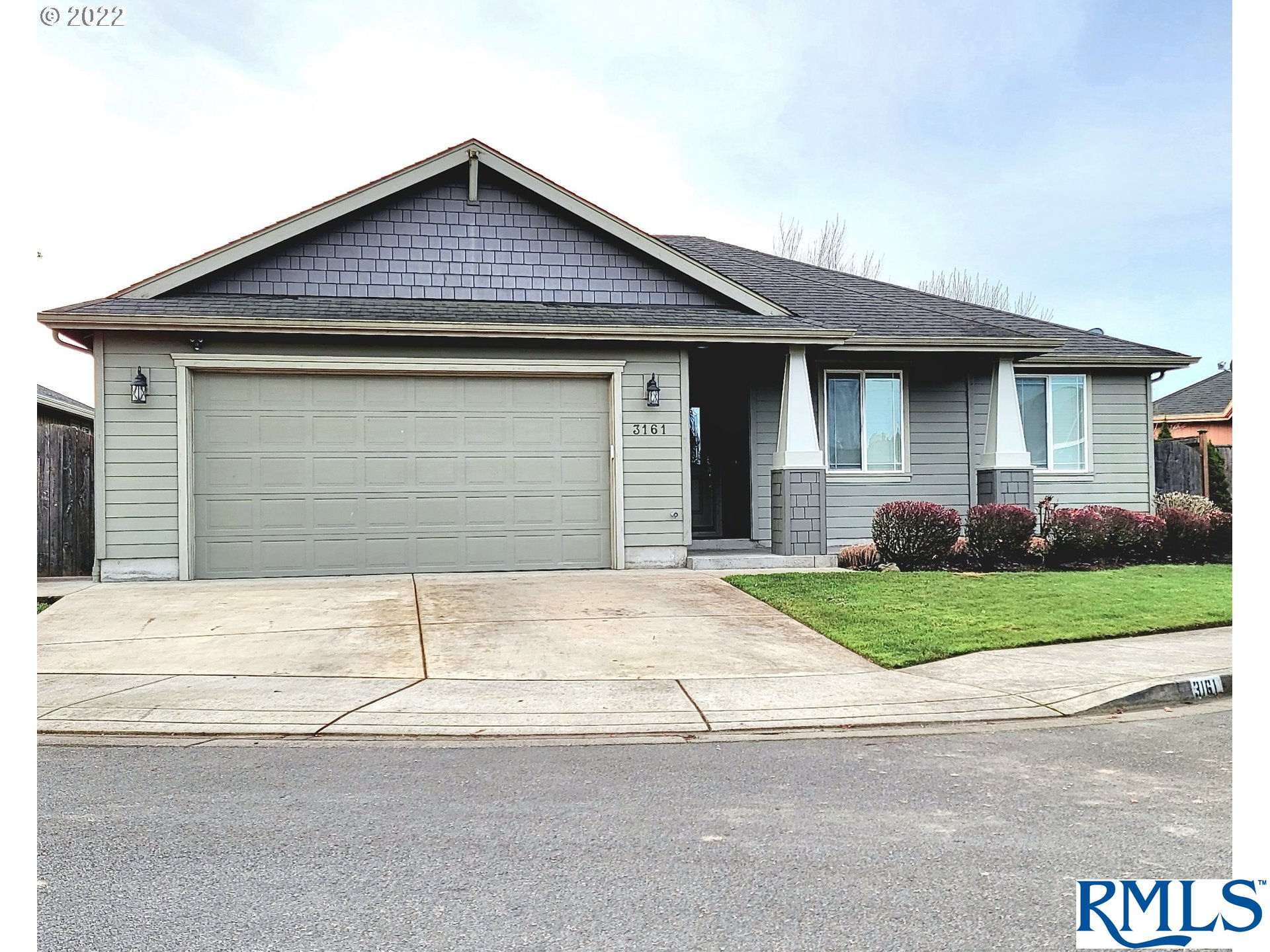 3161 Douglas Dr, Springfield, OR 97478