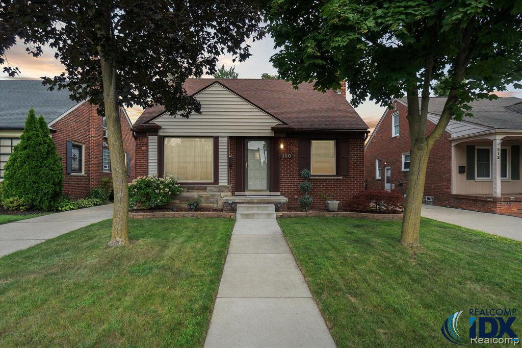 320 Devonshire Street, Dearborn, MI 48124