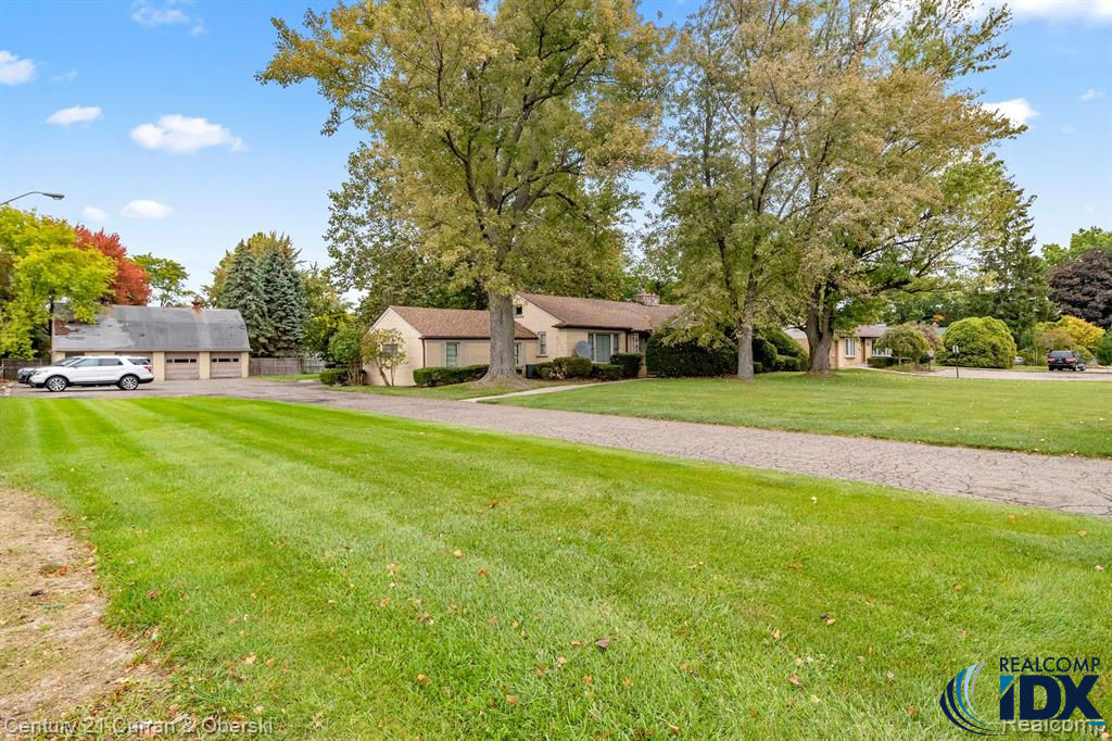 33200 Warren Road, Westland, MI 48185