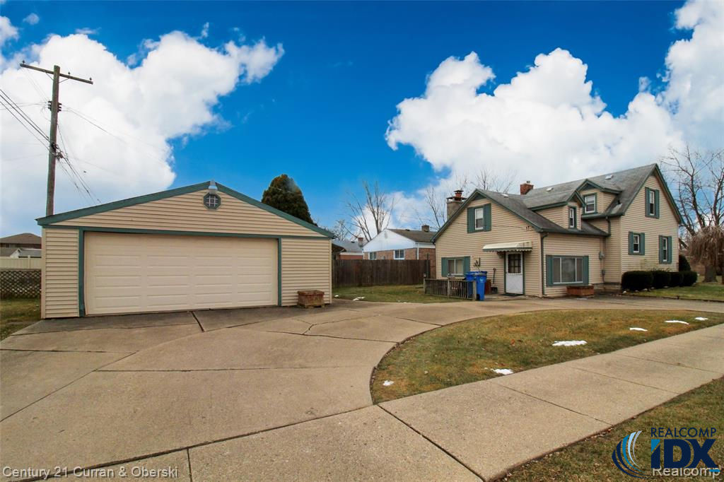 5854 N Evangeline Street, Dearborn Heights, MI 48127