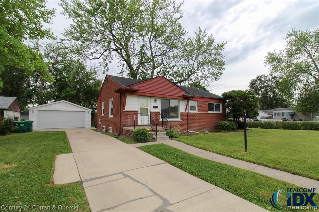 27445 Windsor Street, Garden City, MI 48135