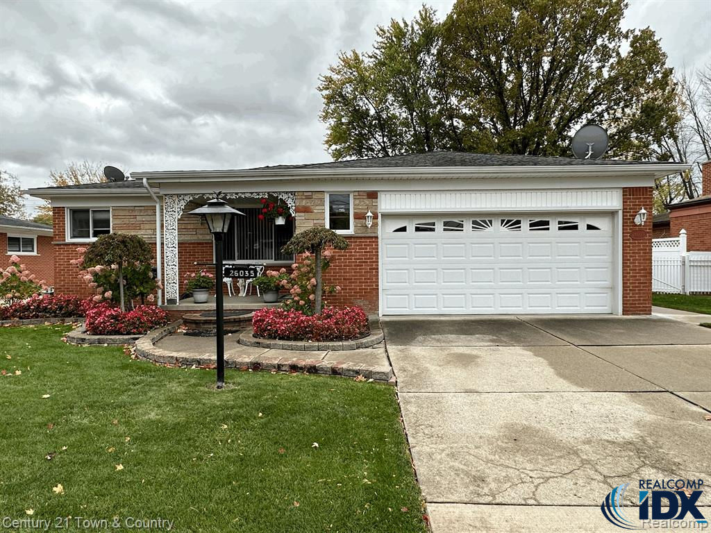 26035 Midway Street, Dearborn Heights, MI 48127