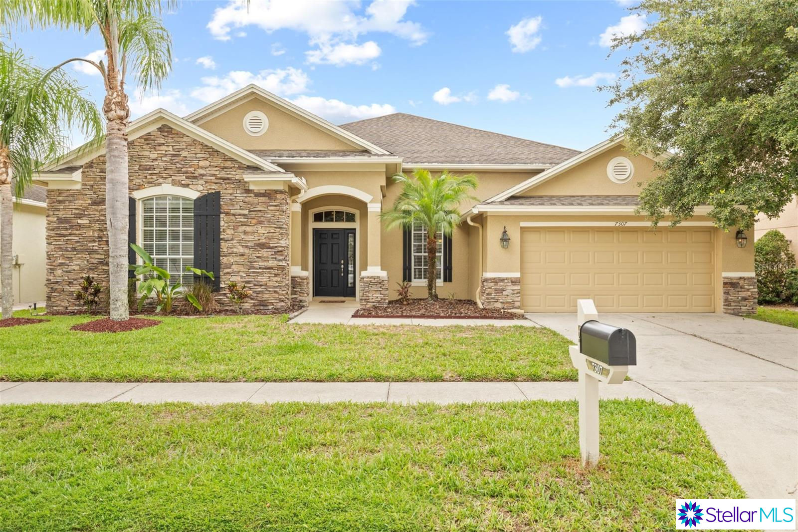 7307 Derwent Glen Circle, Land O Lakes, FL 34637