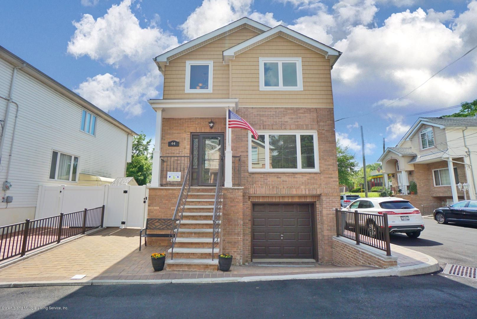 44 Comfort Court, Staten Island, NY 10312