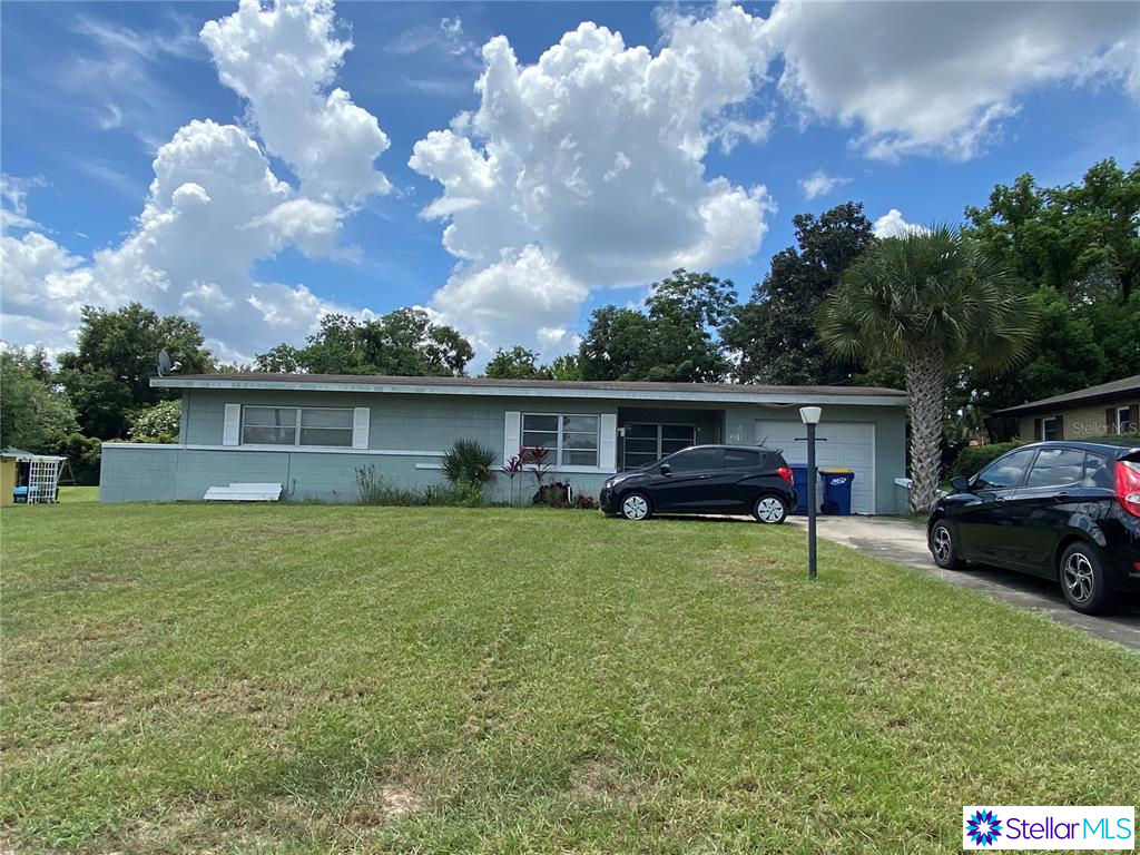 201 E Croton Way, Howey IN The Hills, FL 34737