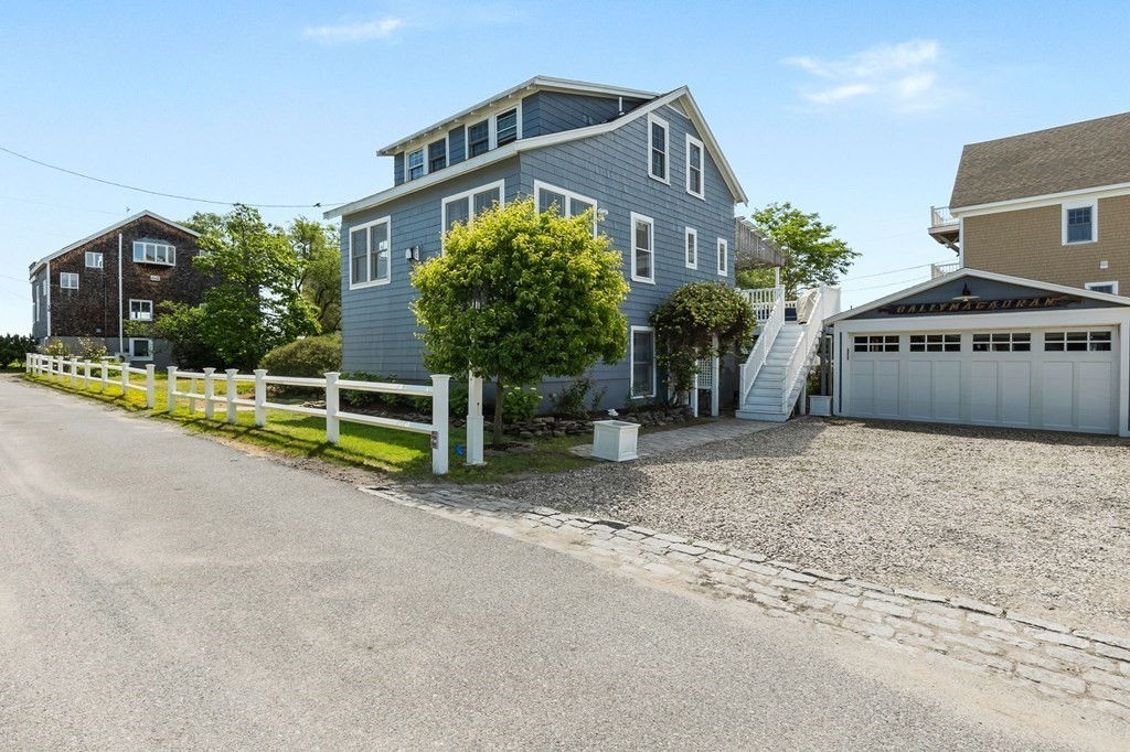 16 69th St, Newburyport, MA 01950