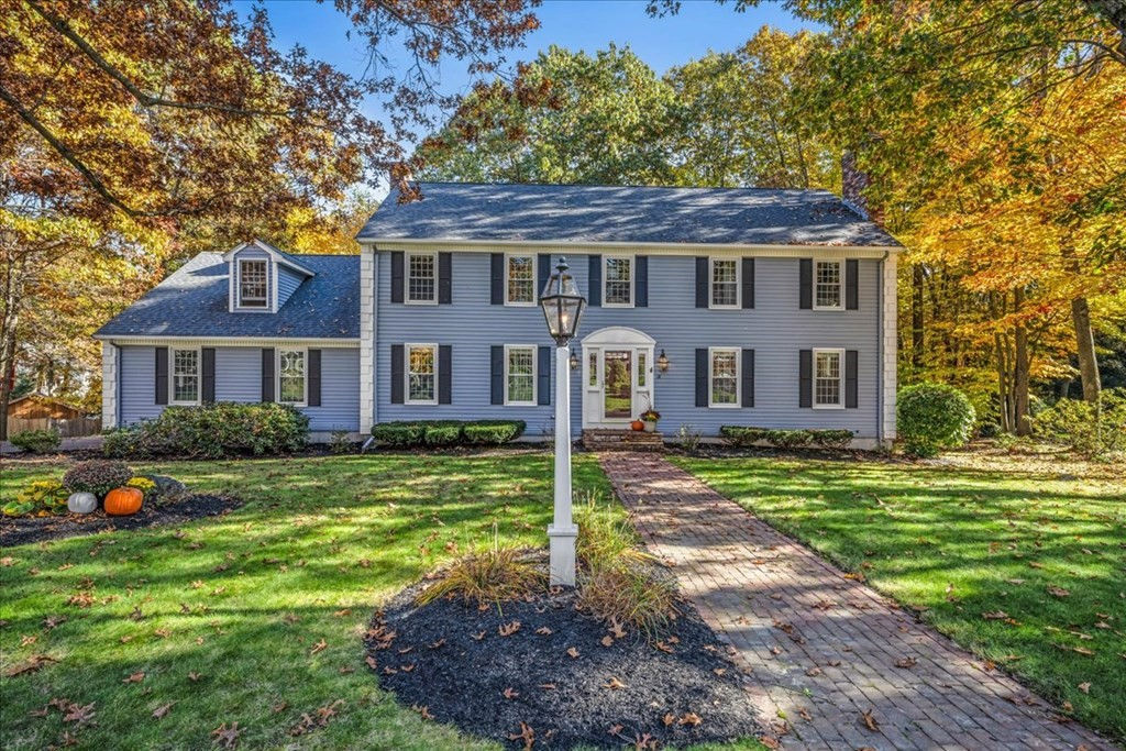 18 Olde Colony Dr, Shrewsbury, MA 01545