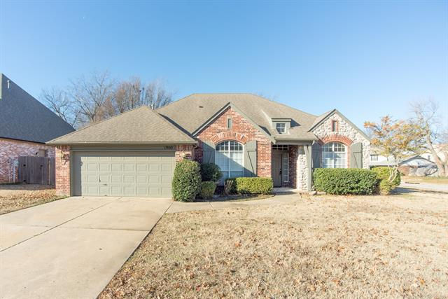 1900 S Dogwood Place, Broken Arrow, OK 74012