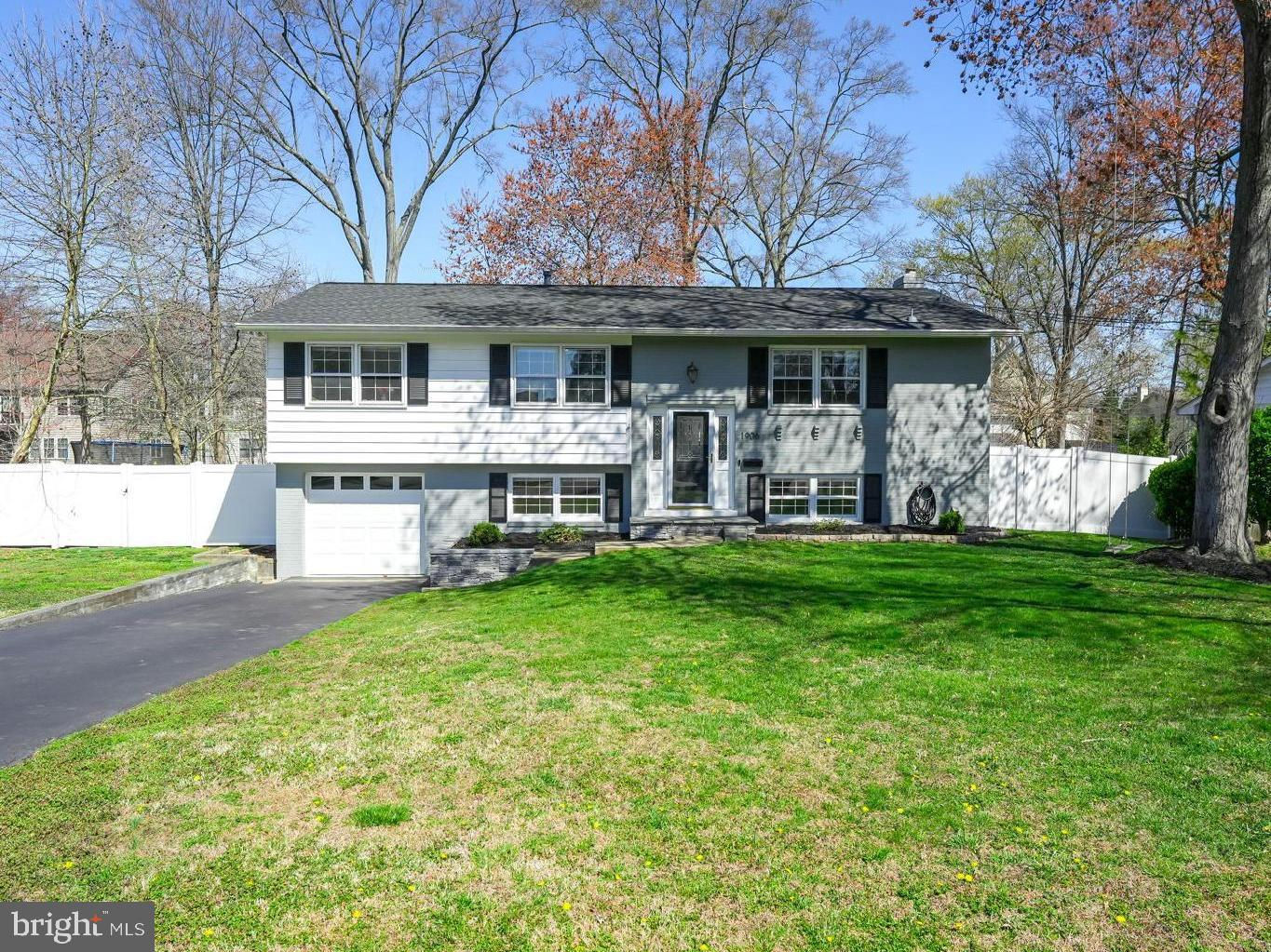 1906 Prices Lane, Alexandria, VA 22308 is now new to the market!