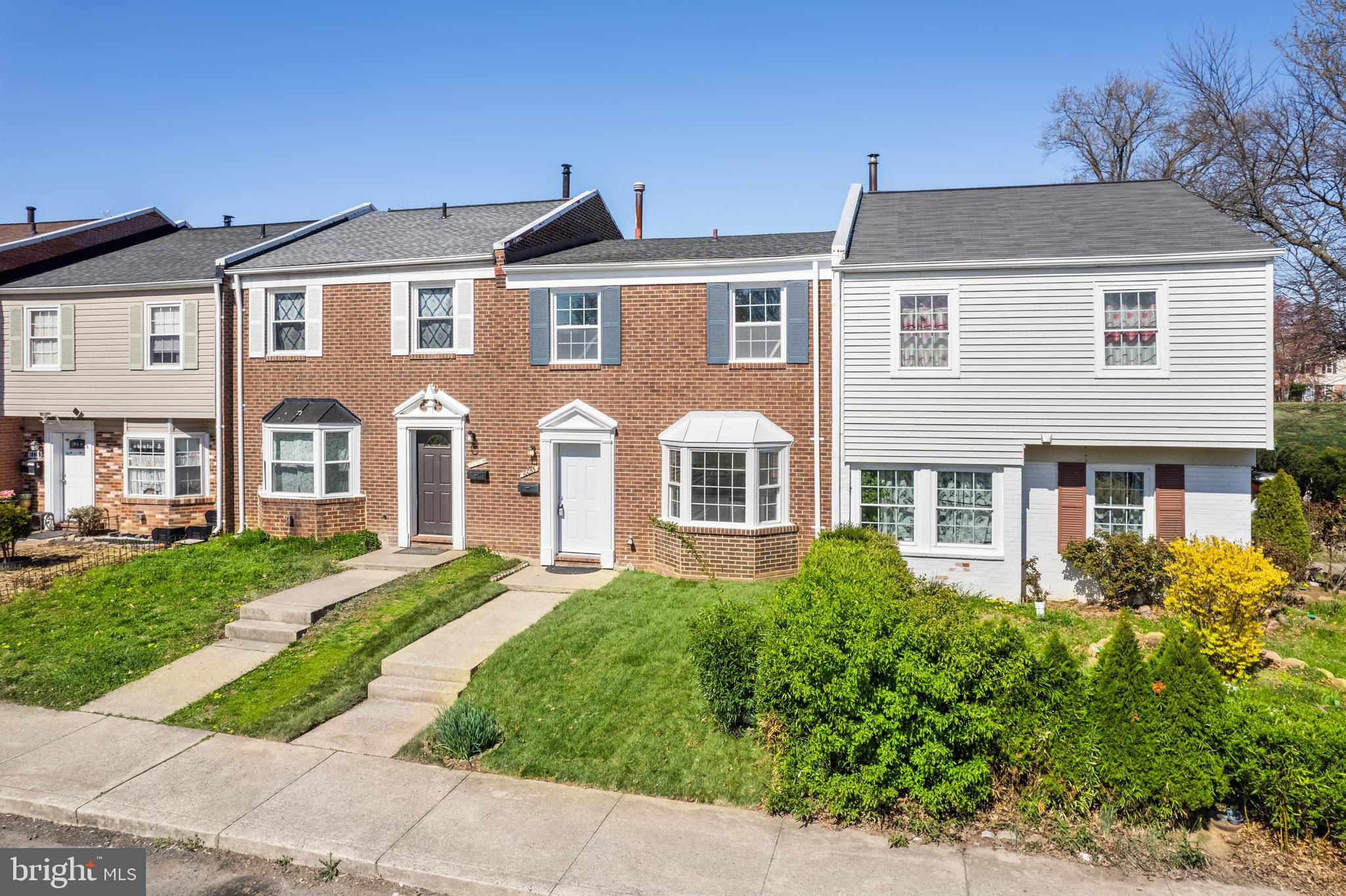 10053 Irongate Way, Manassas, VA 20109 is now new to the market!