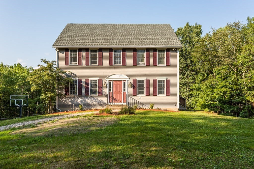 28 Richardson Rd, West Brookfield, MA 01585