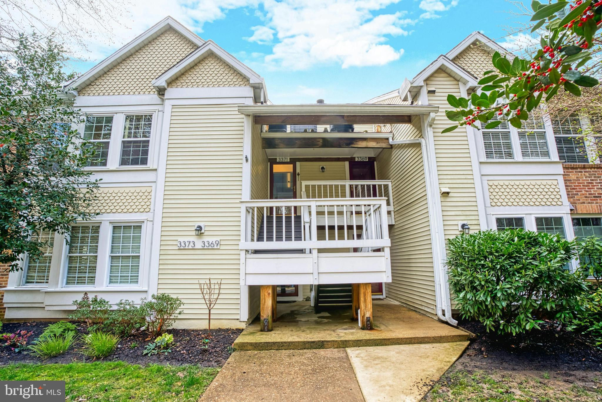 3371 Lakeside View Drive 9-2, Falls Church, VA 22041 is now new to the market!