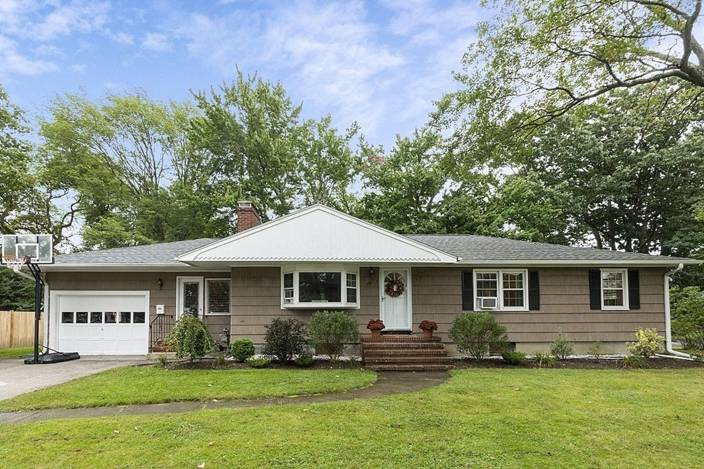 129 Moody St, North Andover, MA 01845