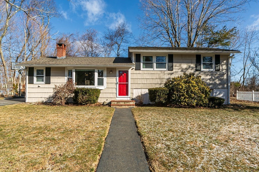 5 Virginia Rd, Medway, MA 02053