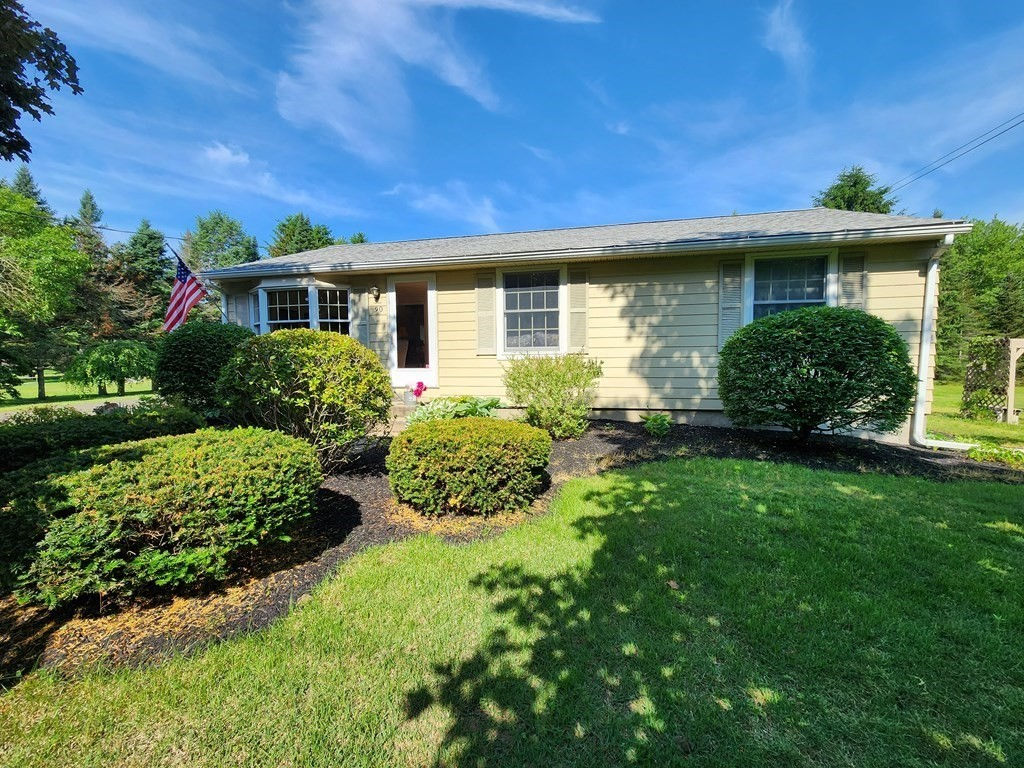 90 Cronin Hill Rd, Hatfield, MA 01038