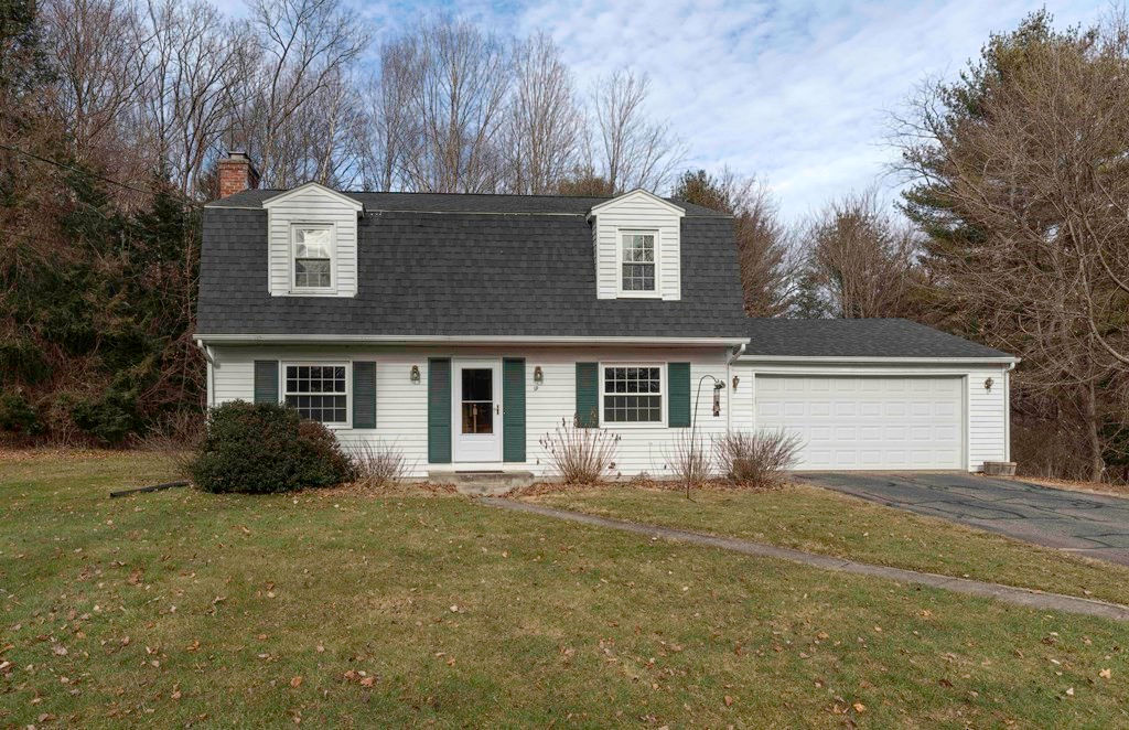 19 Country Way, Northampton, MA 01062