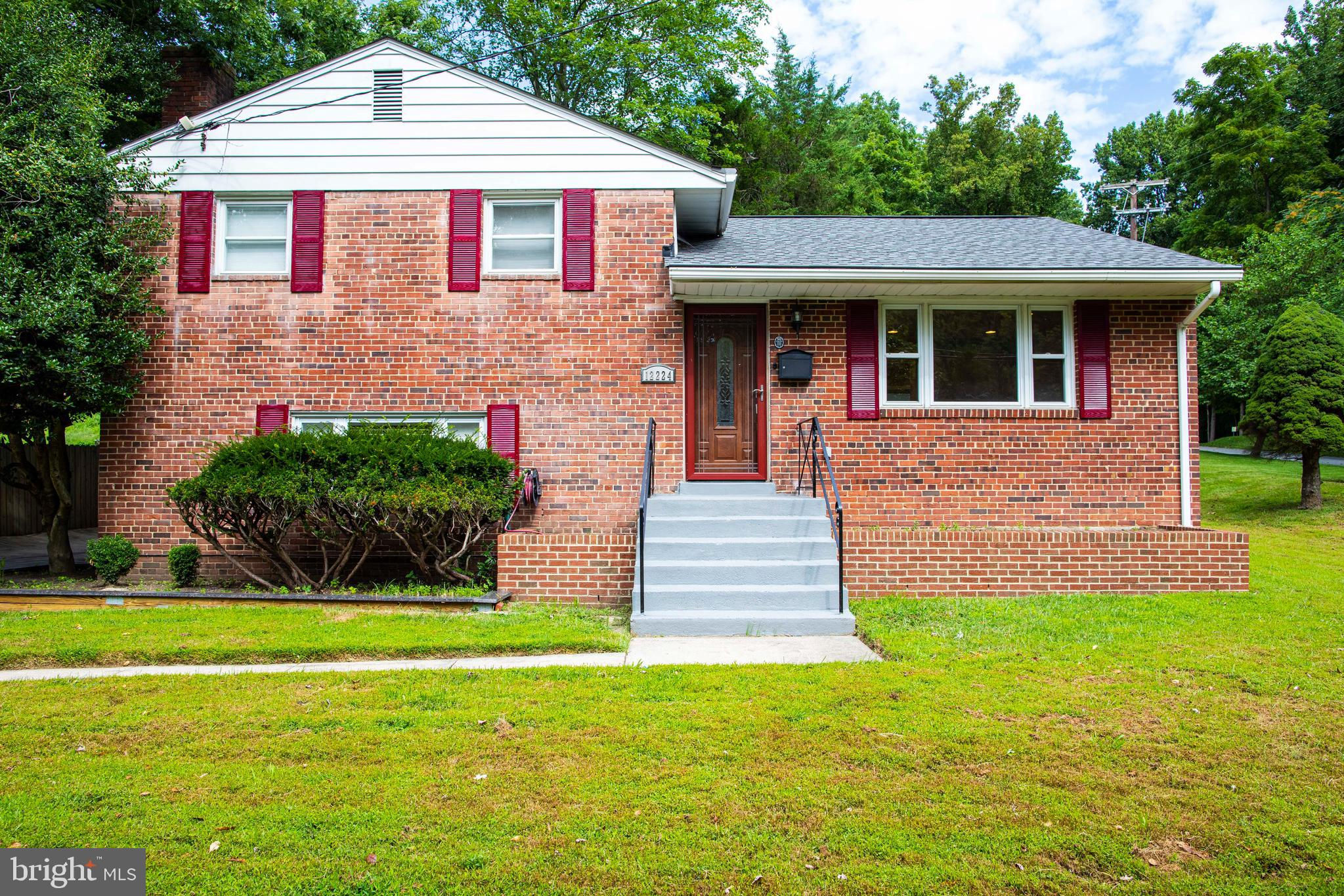 12224 Hunters Lane, Rockville, MD 20852