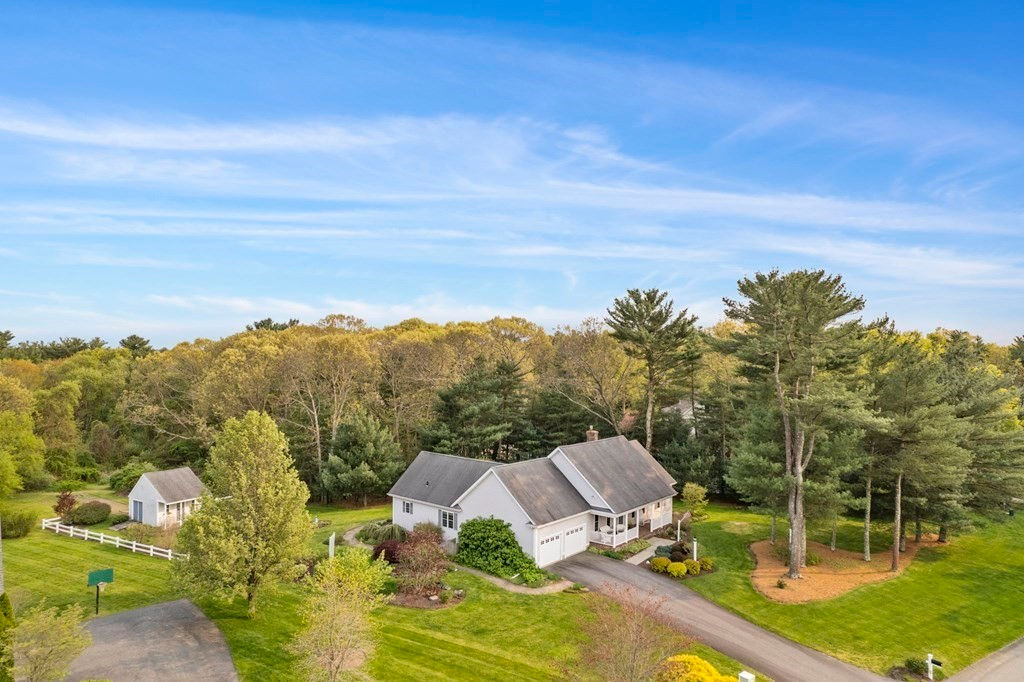 17 Hitching Post Road, Lakeville, MA 02347