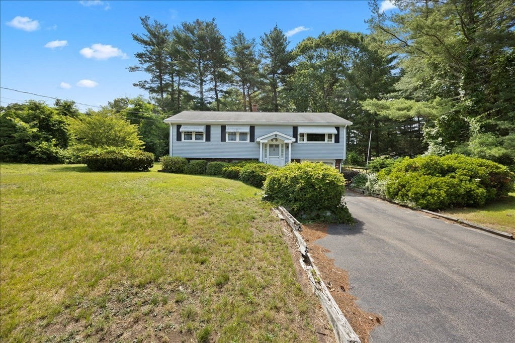 8 Pinecrest Drive, Taunton, MA 02780